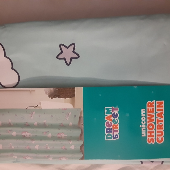 Unicorn shower curtain - Picture 4 of 4